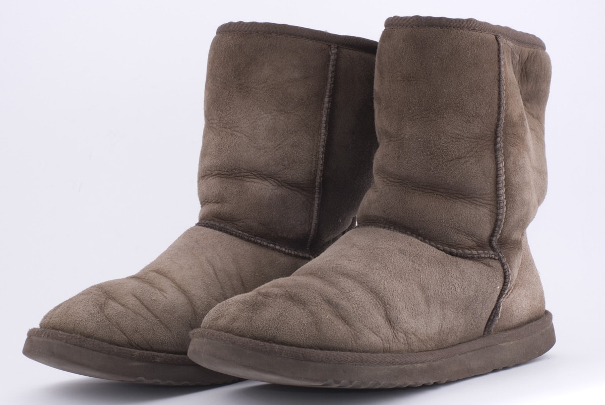 Renowacja koloru w butach UGG Buty UGG wymagające odnowienia koloru
